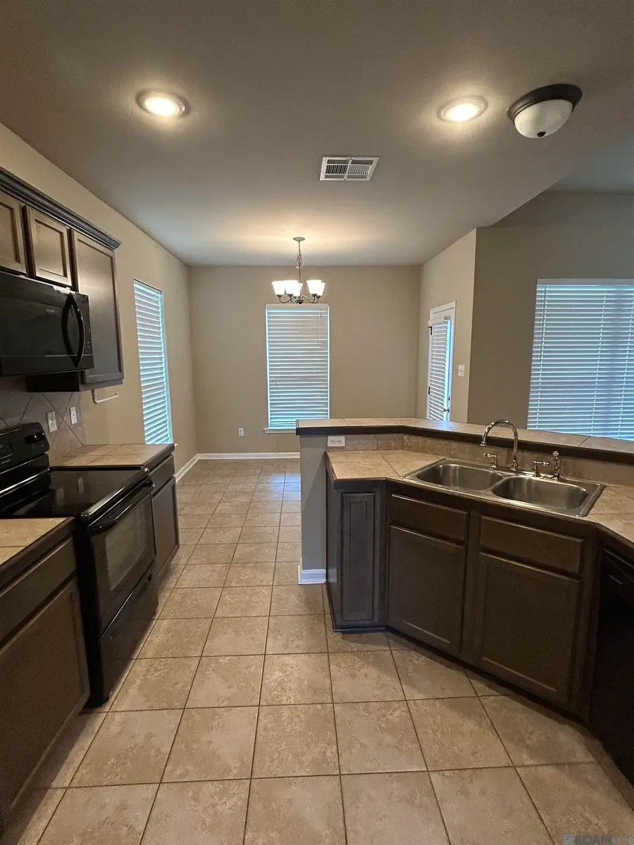 13947 Arbor Walk Dr, Denham Springs, LA 70726 - #3