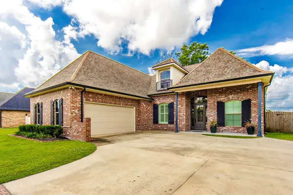 2884 Quiet Oak Place, Schriever, LA 70395