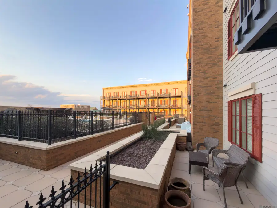 7707 Bluebonnet Blvd #215, Oak Hills Place, LA 70810 - #2