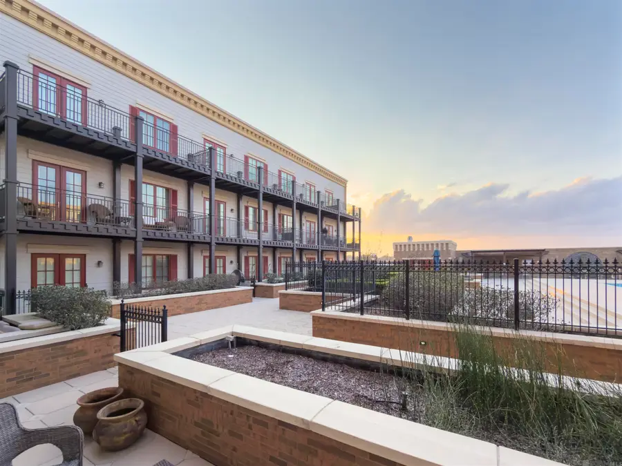 7707 Bluebonnet Blvd #215, Oak Hills Place, LA 70810 - #3