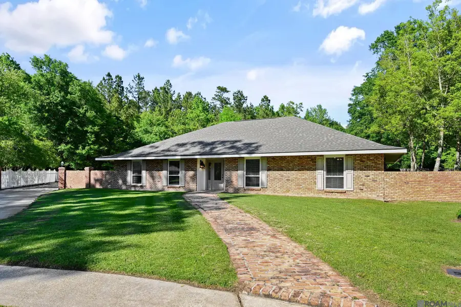 1448 Lansdowne Dr, Denham Springs, LA 70726 - #2