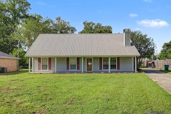 35183 Live Oak Cir, Denham Springs, LA 70706