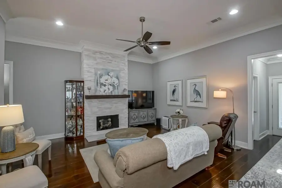 12424 Grand Villa Ct, Baton Rouge, LA 70817 - #2