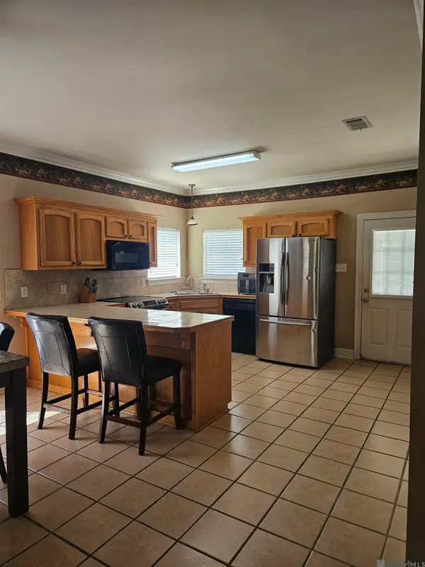 42156 Sandstone Ave, Prairieville, LA 70769