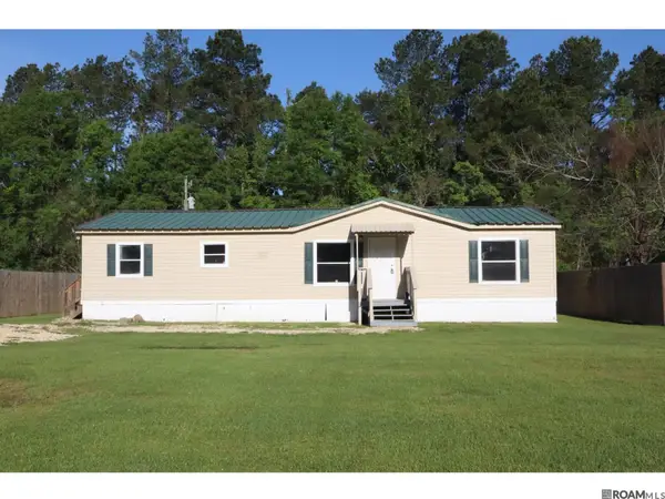 38089 Falcon Wood Dr, Denham Springs, LA 70706