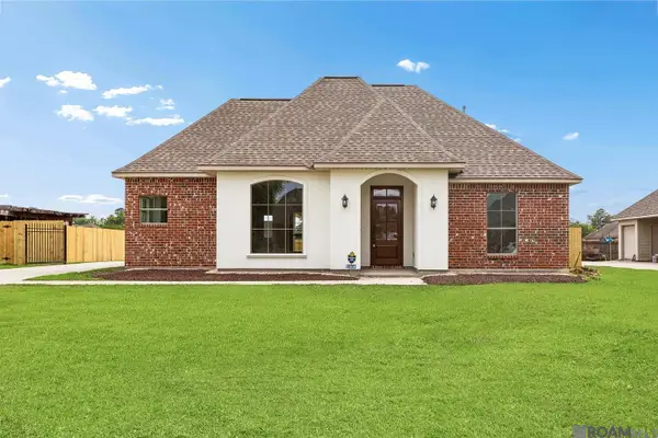 9066 Willow Point Dr, Denham Springs, LA 70726