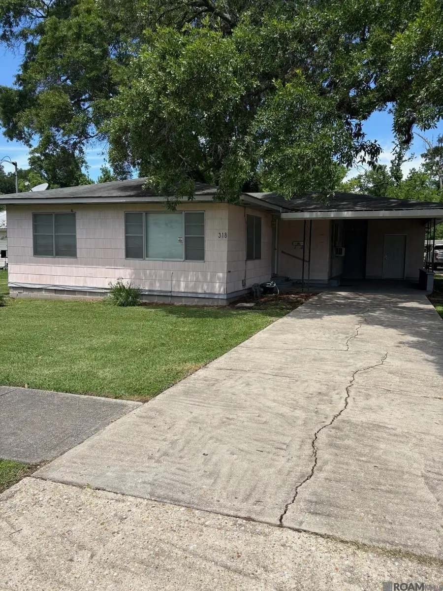 318 W Ascension St, Gonzales, LA 70737 - #2