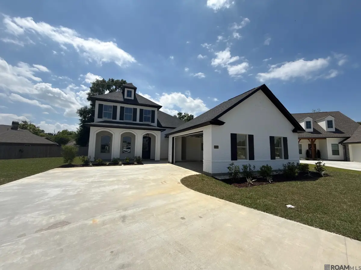 37261 Rosewind St, Prairieville, LA 70769 - #1