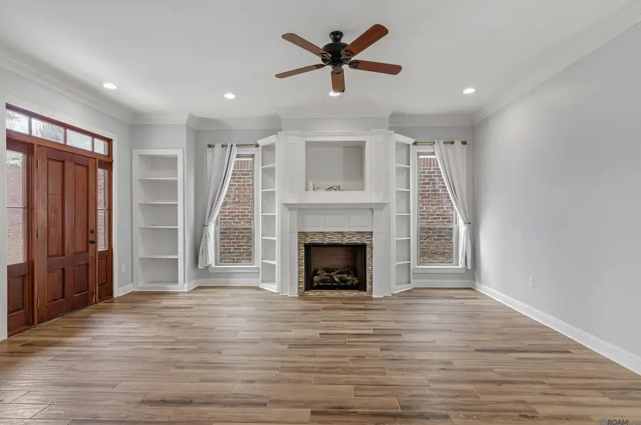 2453 Randy Dr, Denham Springs, LA 70726 - #2