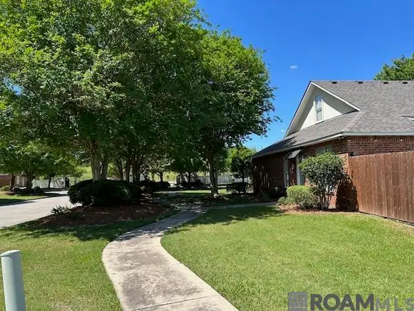4000 Lake Beau Pre #18, Baton Rouge, LA 70820