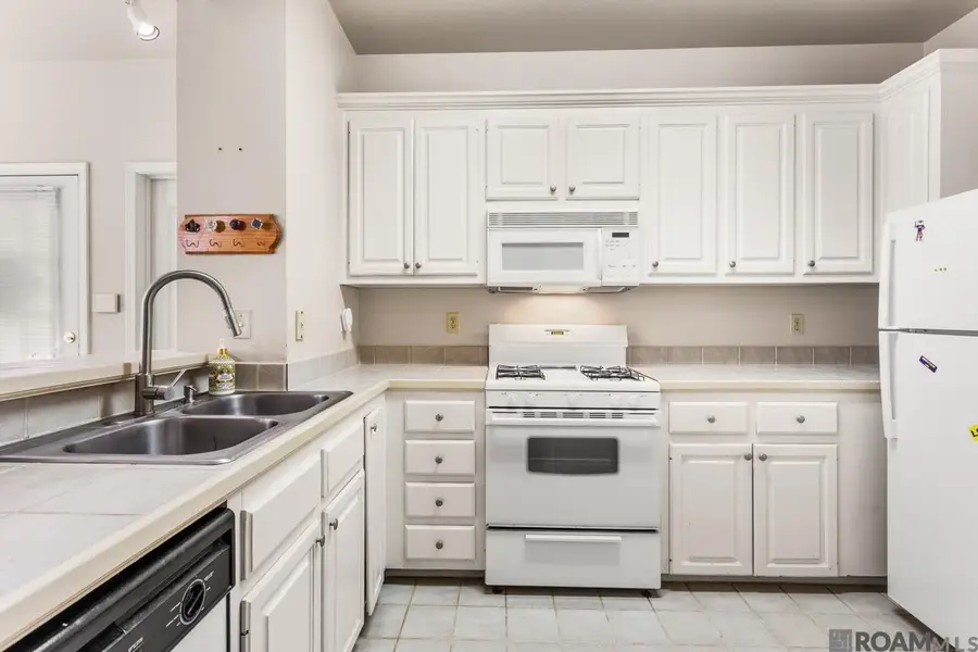 5141 Nicholson Dr #B49, Baton Rouge, LA 70820 - #2