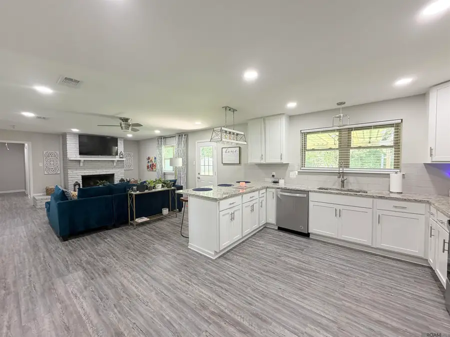 10711 Carmel Dr, Baton Rouge, LA 70818 - #2