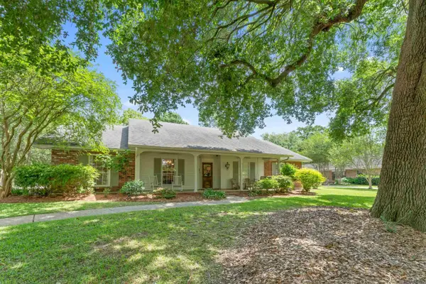 1924 Dahlia St, Baton Rouge, LA 70808