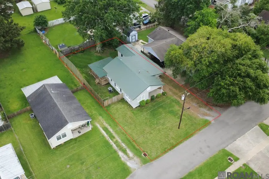 130 4th St, Port Allen, LA 70767 - #2