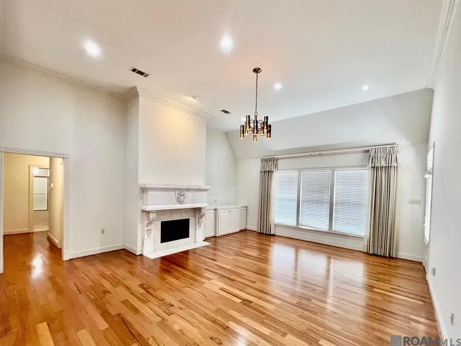 932 Woodhue Dr, Baton Rouge, LA 70810 - #2