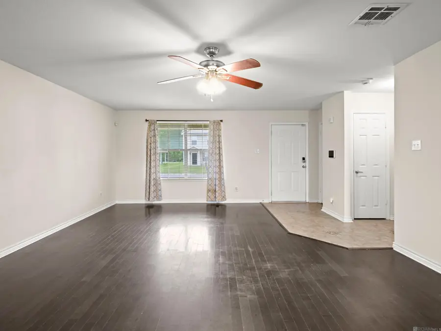 23551 Wellington Ave, Denham Springs, LA 70726 - #2