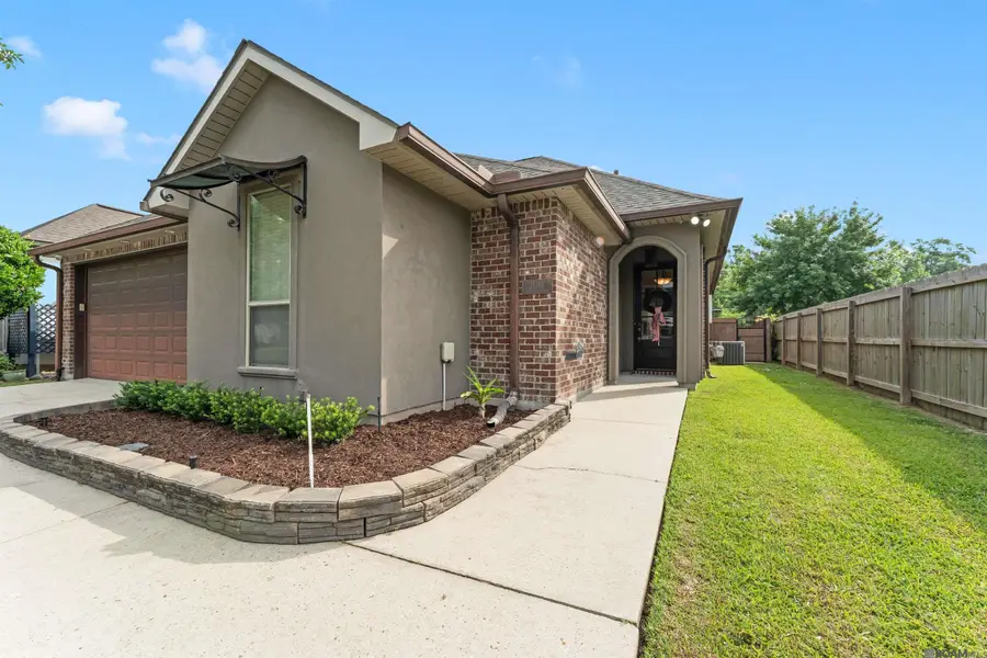 25368 Lake George Dr, Denham Springs, LA 70726 - #3