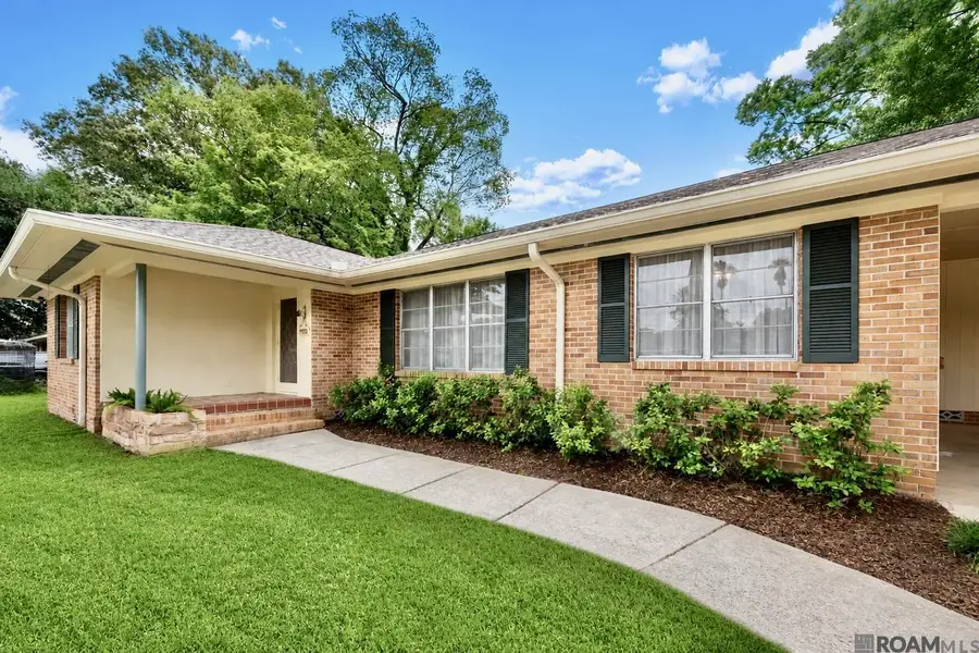 9372 Woodbine Dr, Baton Rouge, LA 70815 - #2