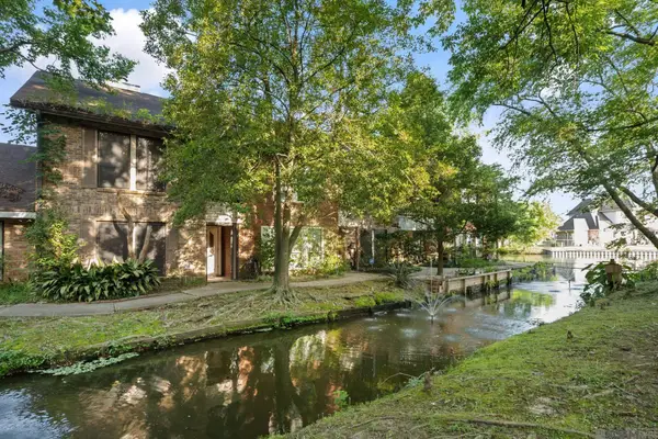 2431 Aubin Ln, Baton Rouge, LA 70816