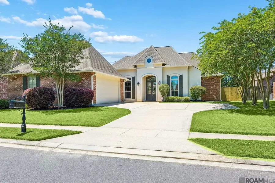 8910 Glenfield Dr, Saint George, LA 70809 - #2