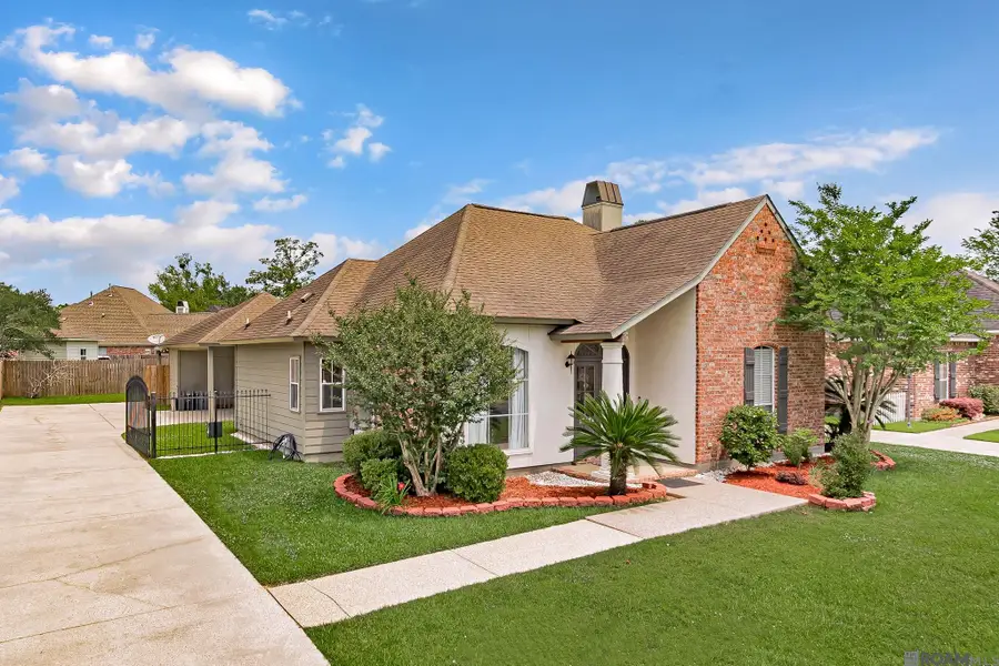 17371 Lake Azalea Dr, Baton Rouge, LA 70817 - #2