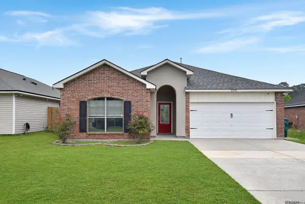 23592 Country Manor Ave, Denham Springs, LA 70726