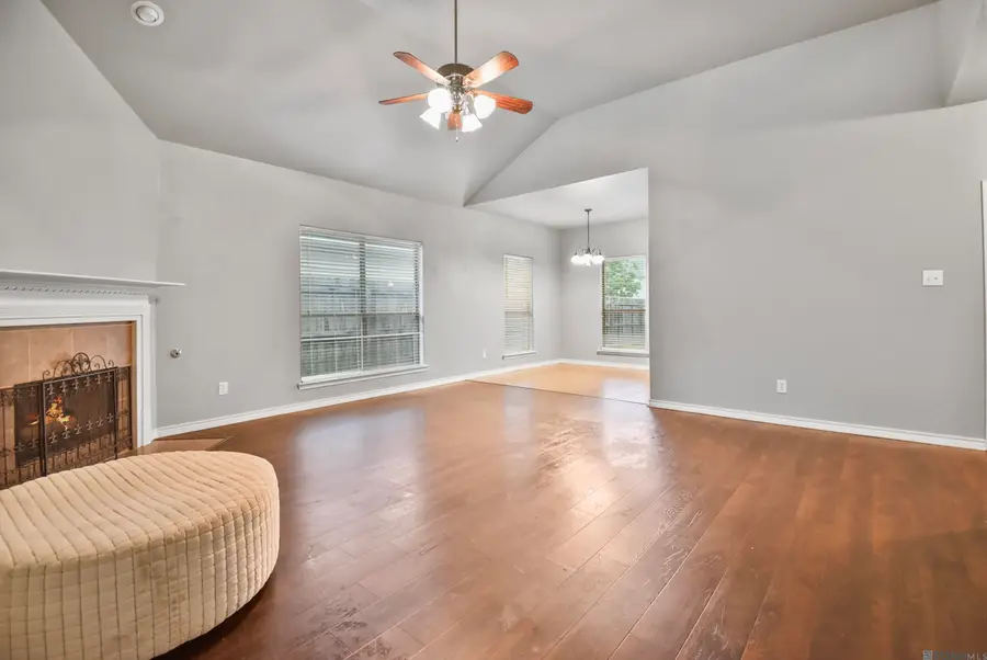 23592 Country Manor Ave, Denham Springs, LA 70726 - #3