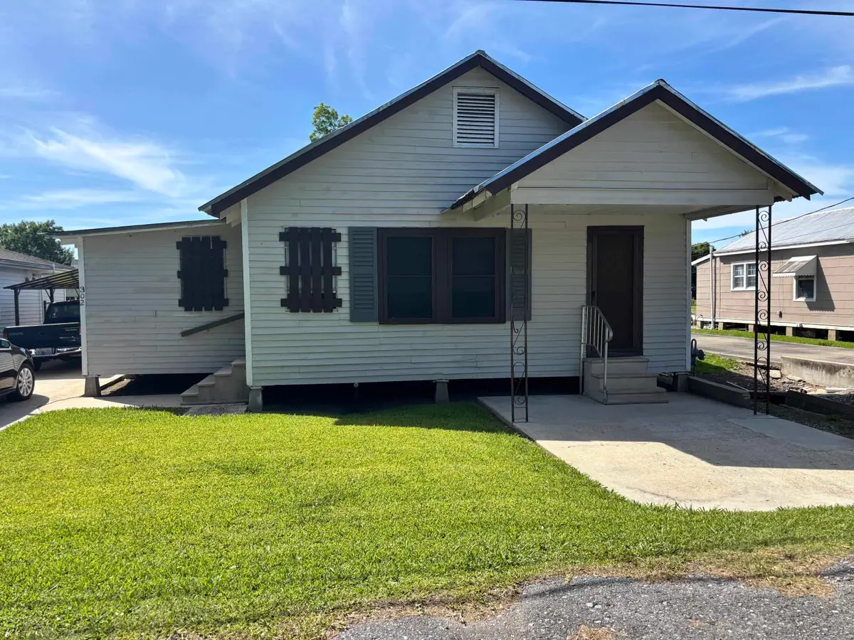 302 Convent St, Labadieville, LA 70372 - #1