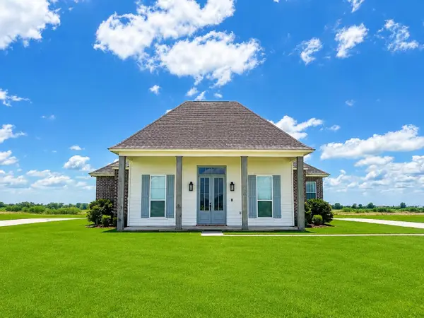 276 South Sugarfield Drive, Thibodaux, LA 70301