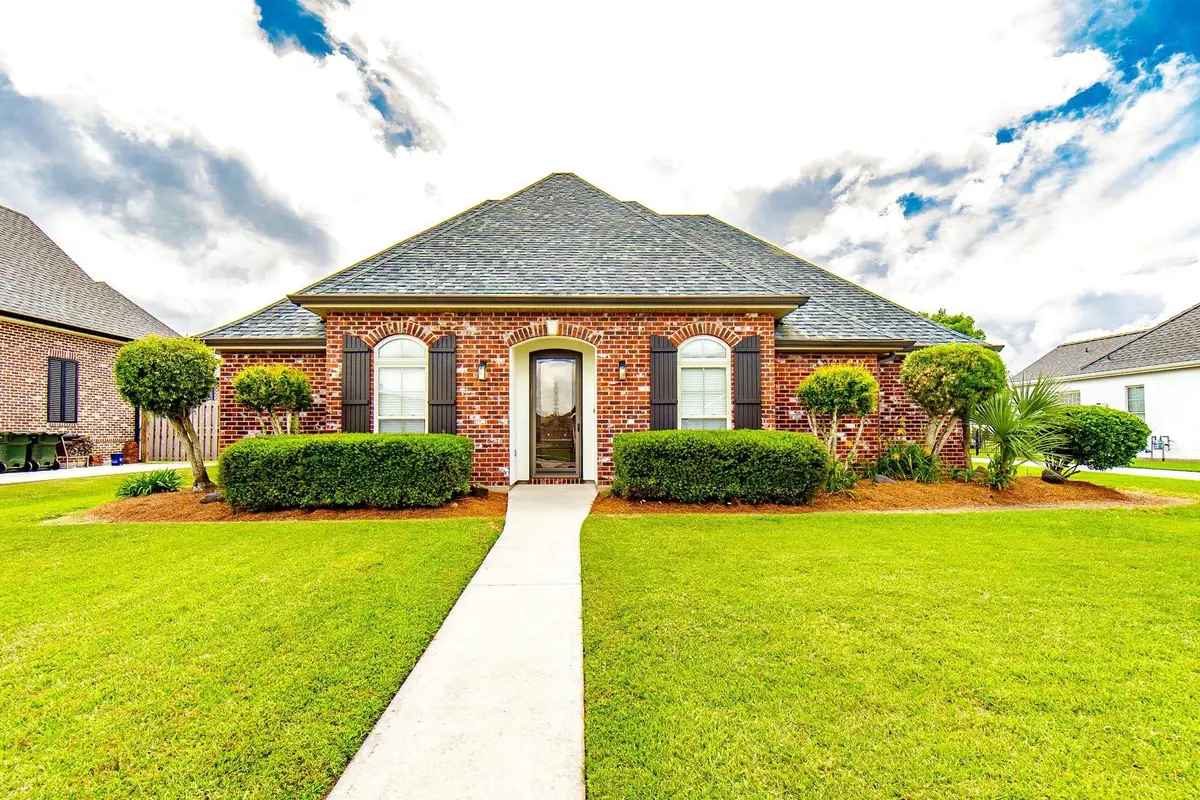 256 Tulip Dr, Houma, LA 70360 - #1