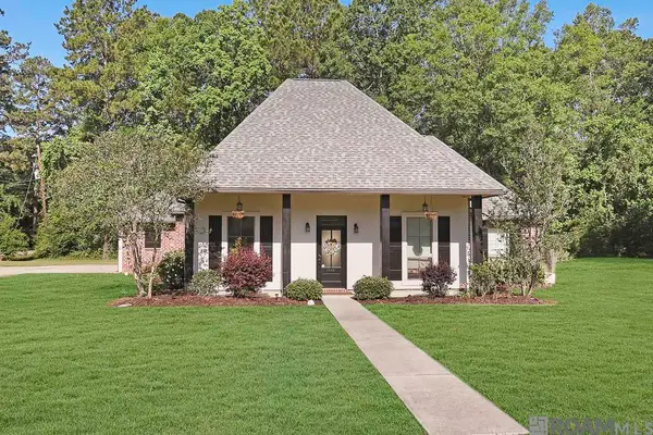 29407 Preston Pointe Dr, Livingston, LA 70754