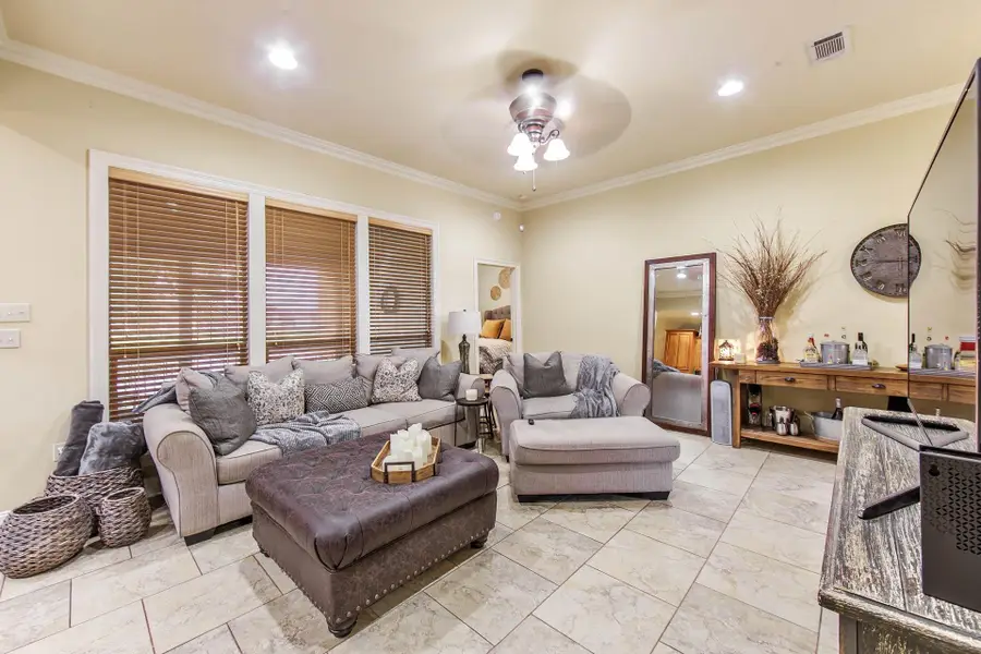 161 Lake Accardo Avenue, Thibodaux, LA 70301 - #2