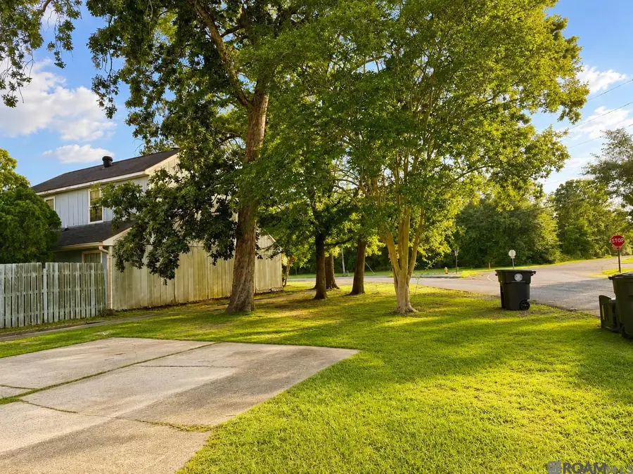 10914 Red Oak Dr, Baton Rouge, LA 70815 - #2