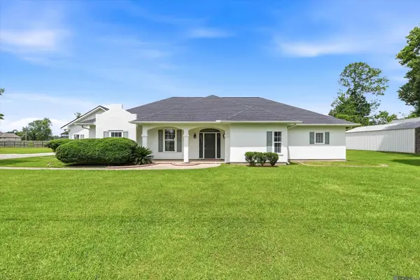 14377 Lazy Oaks Dr, Gonzales, LA 70737