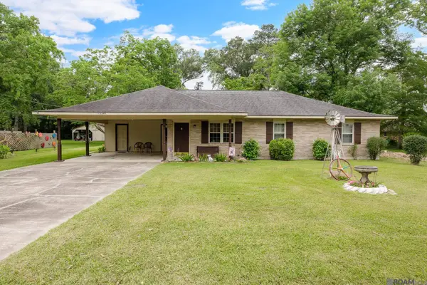 12241 Oakline Acres, St Amant, LA 70774
