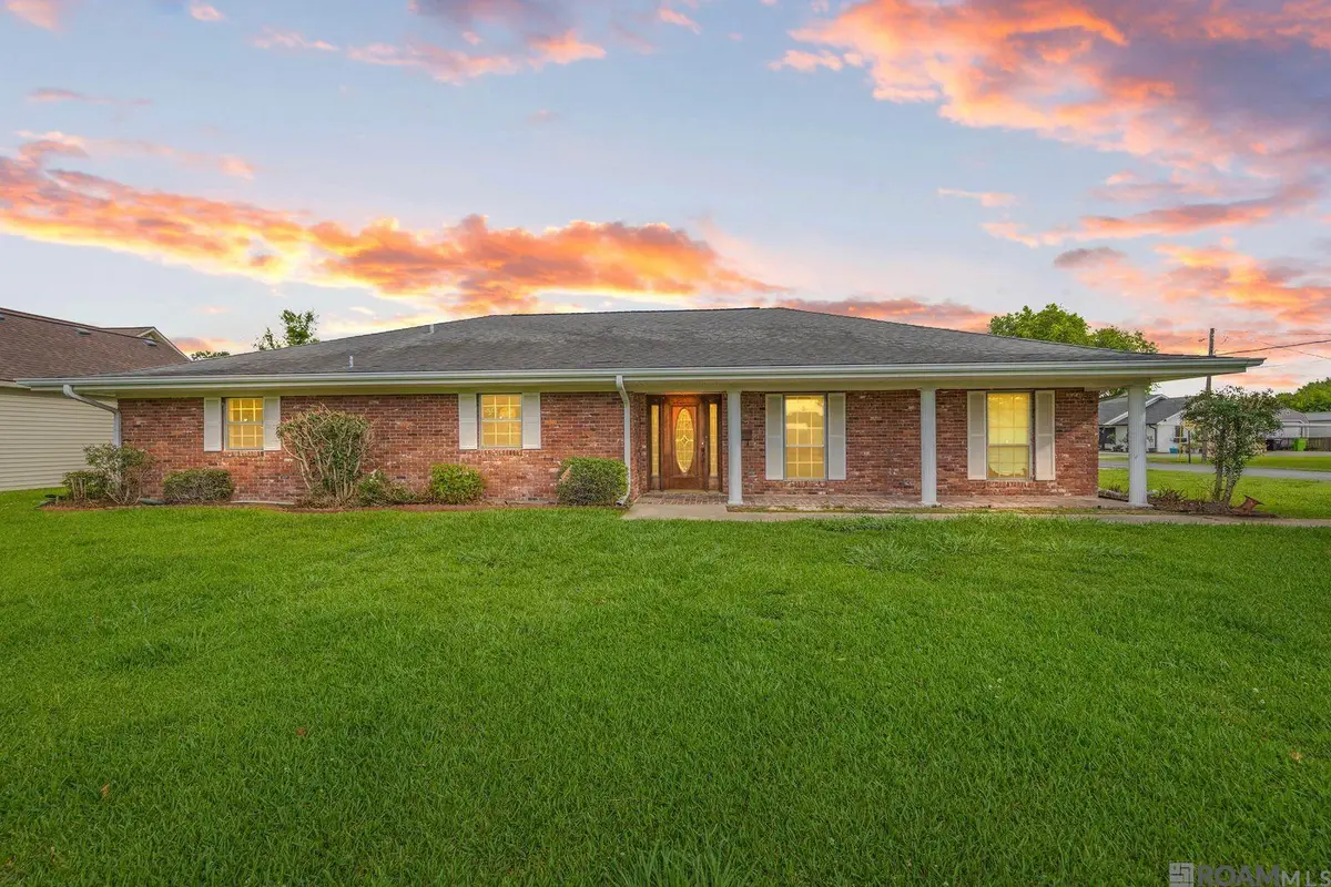 1413 St Charles St, Breaux Bridge, LA 70517 - #1
