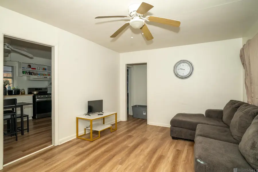 203 W Caroline St, Gonzales, LA 70737 - #3