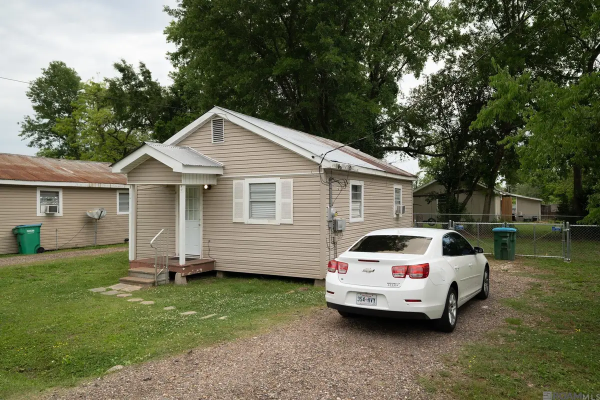 1216 N Willow Ave, Gonzales, LA 70737 - #1