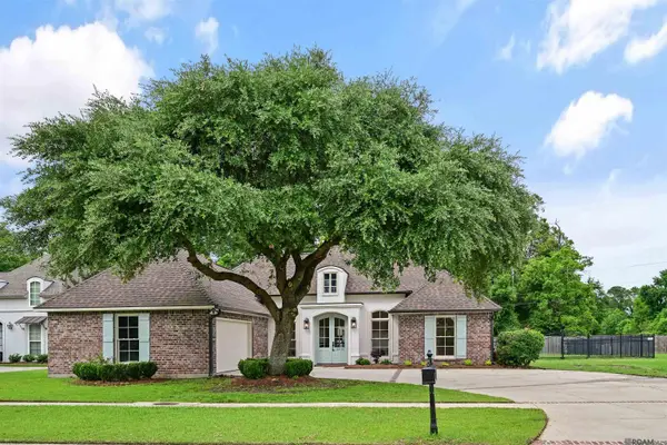 18098 Lake Harbor Ln, Prairieville, LA 70769
