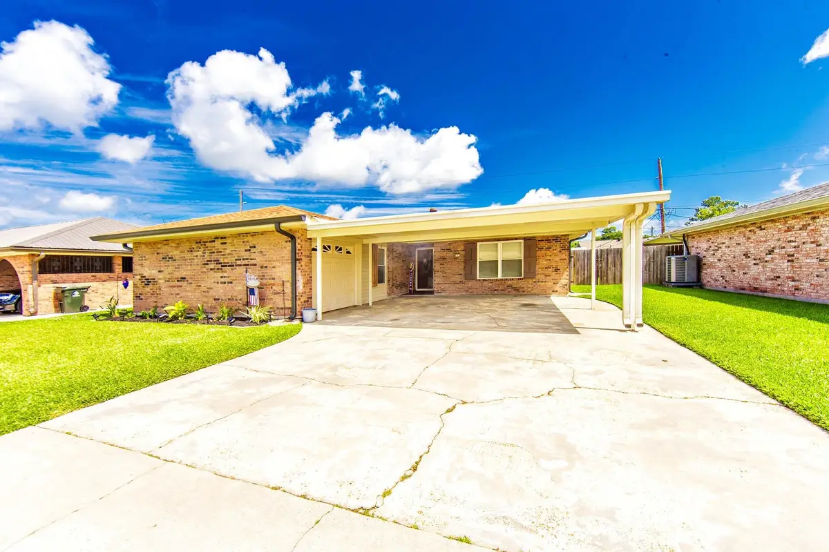 613 Walker Dr, Houma, LA 70364 - #1