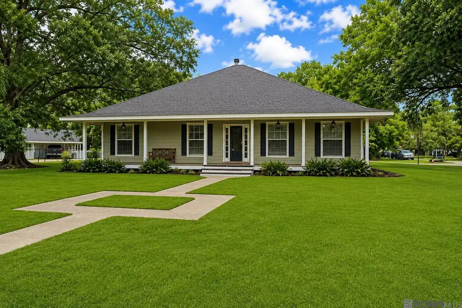 8232 Hermitage Dr, Denham Springs, LA 70726 - #2