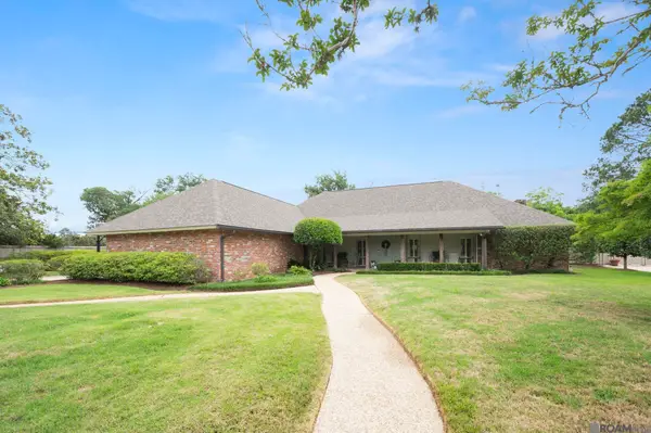 8792 W Fairway Dr, Baton Rouge, LA 70809