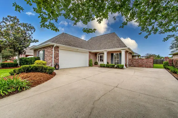 406 Sugar Mill Courtyard, Houma, LA 70360