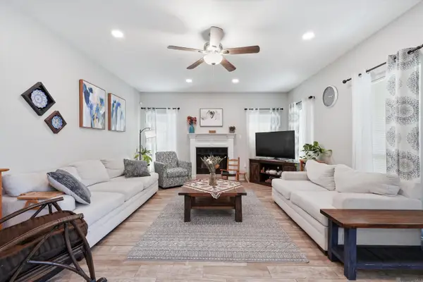 755 Meadow Bend Dr, Baton Rouge, LA 70820