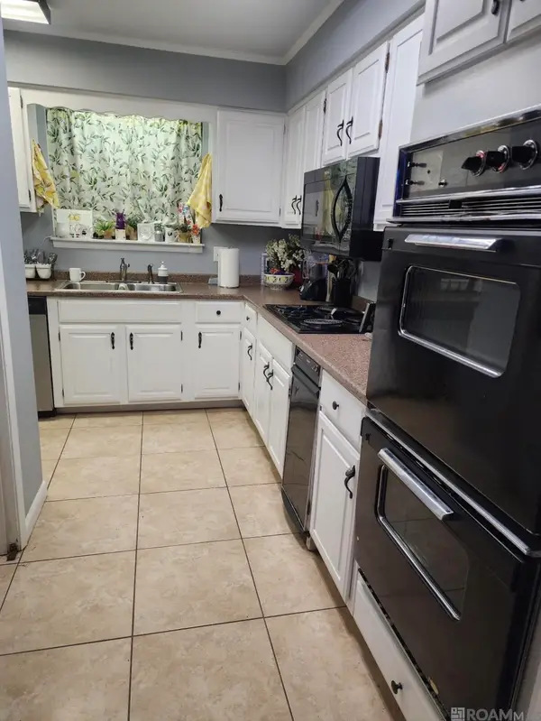 2512 Shadowbrook Dr, Baton Rouge, LA 70816