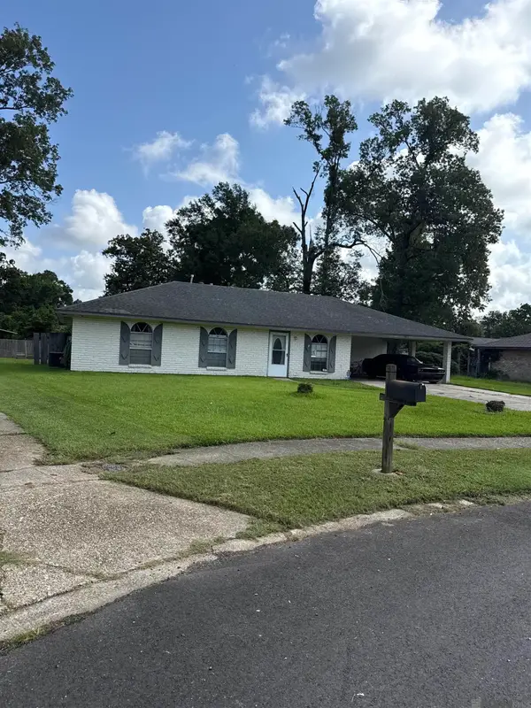 9627 Scotswood Dr, Baton Rouge, LA 70818