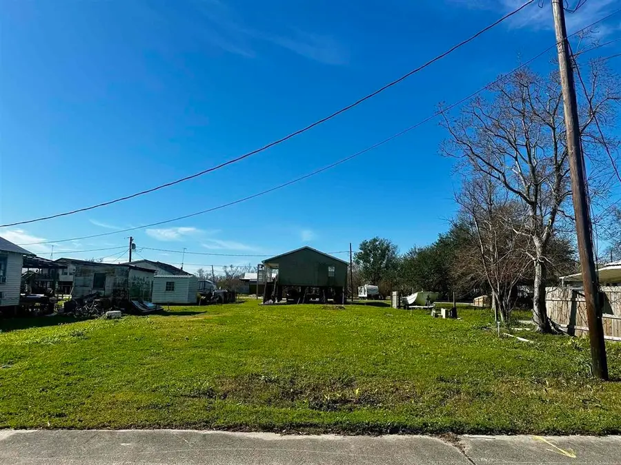 203 Chauvin St, Chauvin, LA 70344 - #2