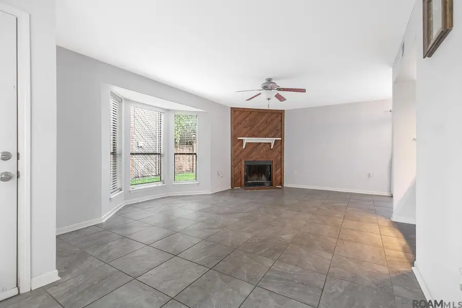 1825 S Brightside View Dr #E, Baton Rouge, LA 70820 - #3