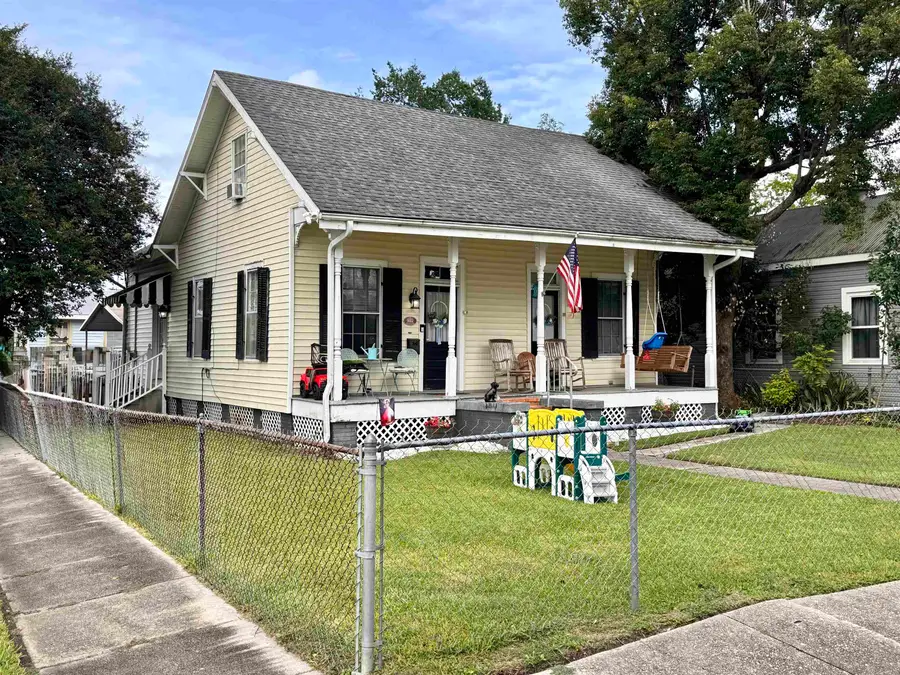 922 Fourth St, Morgan City, LA 70380 - #2