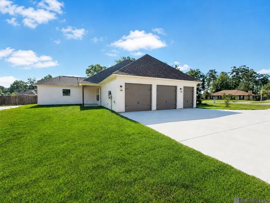 15952 J Baughman Aly, Walker, LA 70785 - #2